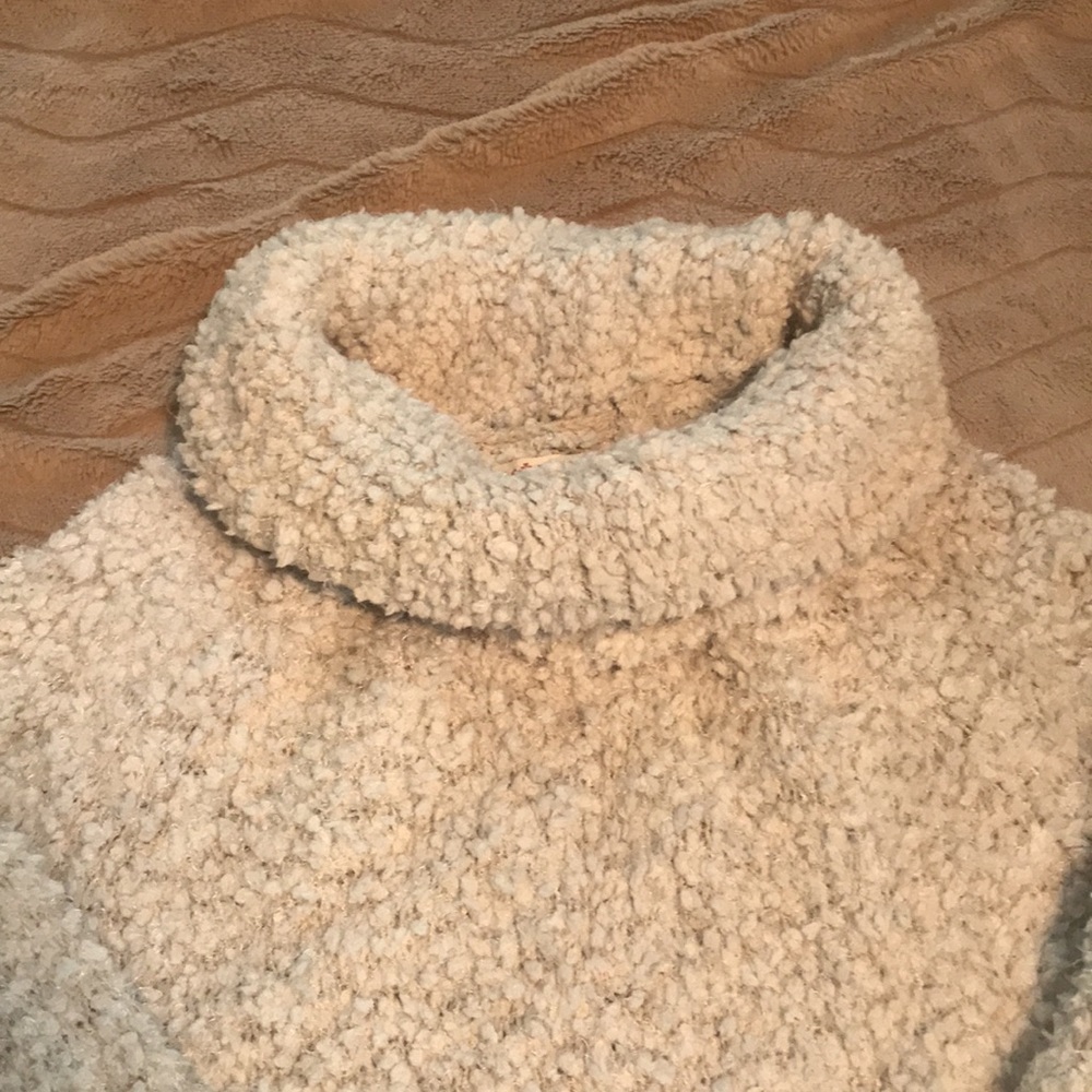 Sweater - Picture 4 of 8